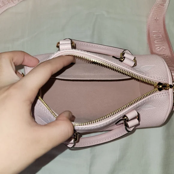 Handbag - Picture 2 of 11